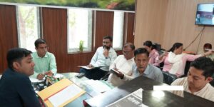 रूद्रपुर में 1 जुलाई 2026 की पात्रता के आधार पर शुरू होगा विशेष गहन पुनरीक्षण (SIR) कार्यक्रम: एडीएम ने वोटर लिस्ट पुनरीक्षण को की नोडल अफसरों की बैठक