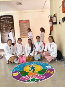 अंतरराष्ट्रीय योग दिवस पर कॉलेज में प्रतिभा का प्रदर्शन: रंगोली, प्रश्नोत्तरी और पोस्टर प्रतियोगिता में छात्रों ने मारी बाजी