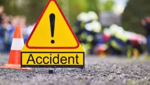 बेकाबू ट्रैक्टर ने छीनी युवक की जिंदगी, बाइक सवार की मौके पर मौत