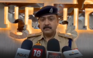 सीतापुर में हाइटेक चोरों का भंडाफोड़: ऑडी और सियाज जैसी लग्जरी कारों से रेकी कर वारदात करने वाले दो शातिर गिरफ्तार; ₹72 लाख की गाड़ियाँ और जेवरात बरामद