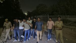 ग्रेटर नोएडा में पुलिस मुठभेड़: ₹25 हजार का इनामी और 28 मुकदमों का शातिर बदमाश ‘लल्लू’ पैर में गोली लगने से घायल, साथी फरार