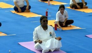 जबलपुर में योग दिवस कार्यक्रम में शामिल हुईं राष्ट्रपति द्रौपदी मुर्मु