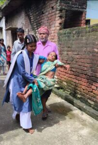 पीलीभीत में दर्दनाक हादसा: नल में उतरा करंट; पानी पीने गई 80 वर्षीय बुजुर्ग महिला झुलसी, जिला अस्पताल में भर्ती