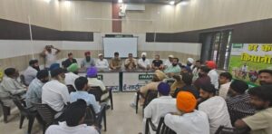 सितारगंज में धान खरीद को लेकर किसानों का हाईवे जाम, आधे घंटे तक ठप रहा यातायात