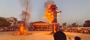 सितारगंज में 50 फीट ऊंचे रावण और 45 फीट के कुंभकरण के पुतले का दहन